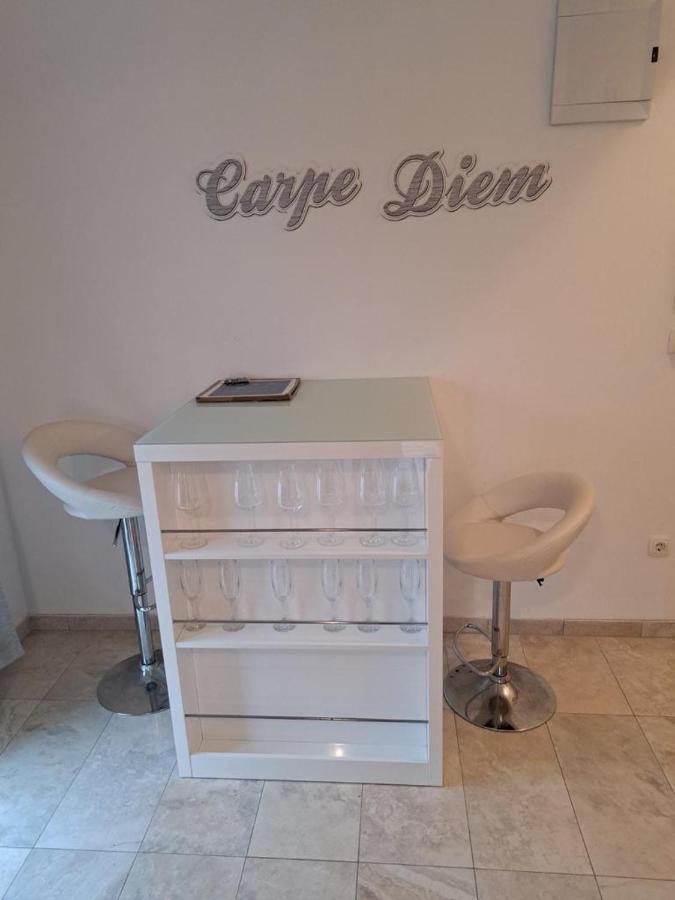 Apartman Lozancic Vir Buitenkant foto